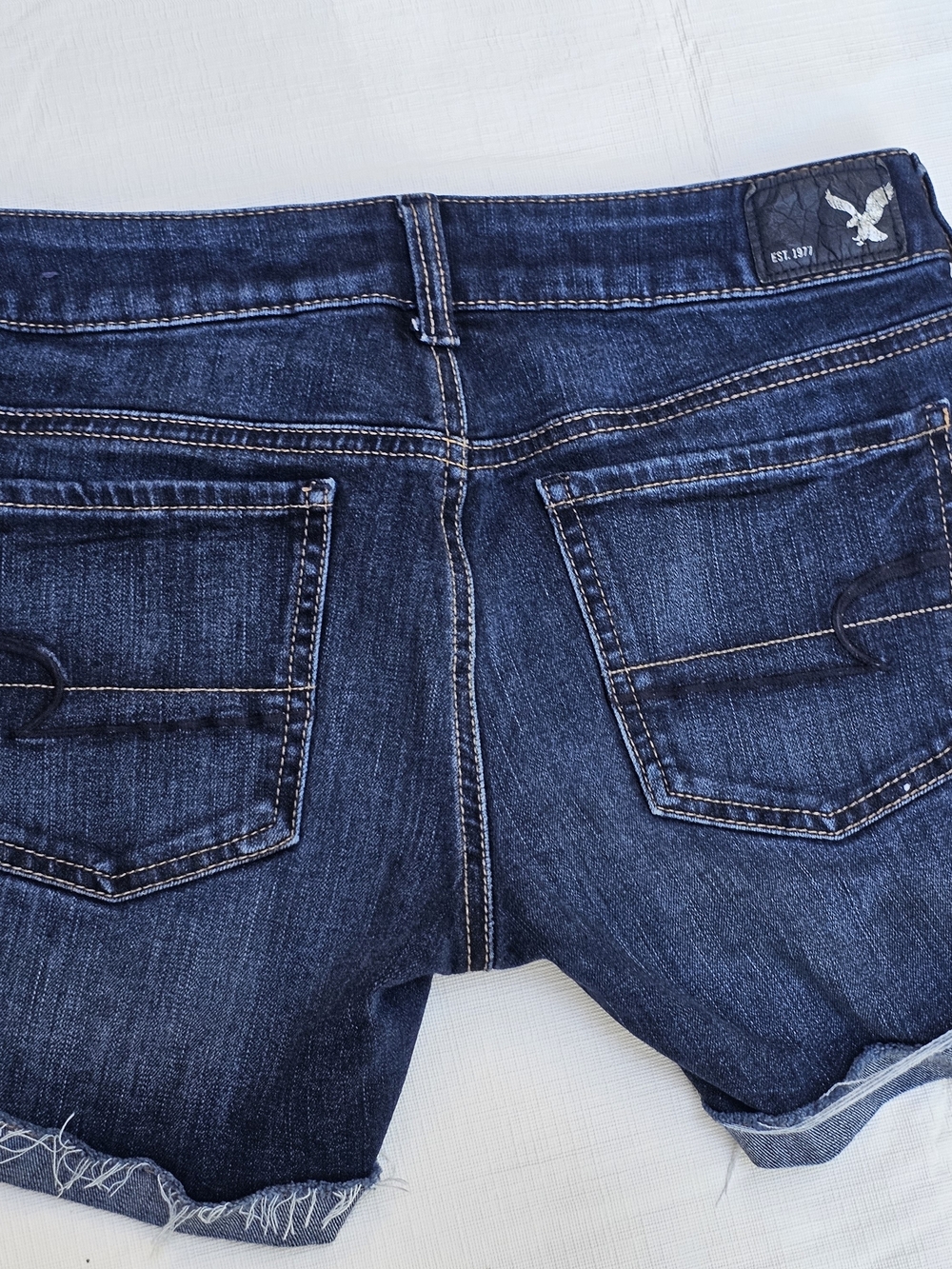 American Eagle Dark Wash Denim Frayed Hem Women's Shorts - Dark Blue